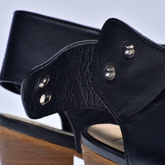 Steve Madden Vero Cuoio Peep Toe Leather Bootie - Picture 4 of 7